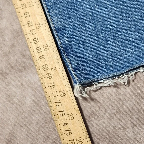 women's LEVI'S PREMIUM Wedgie Blue Jeans denim Button Fly raw hem Size 25W‎ 28L - Picture 9 of 9